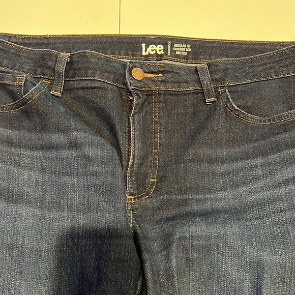 Lee, regular fit, straight leg, midrise jeans - Picture 4 of 14